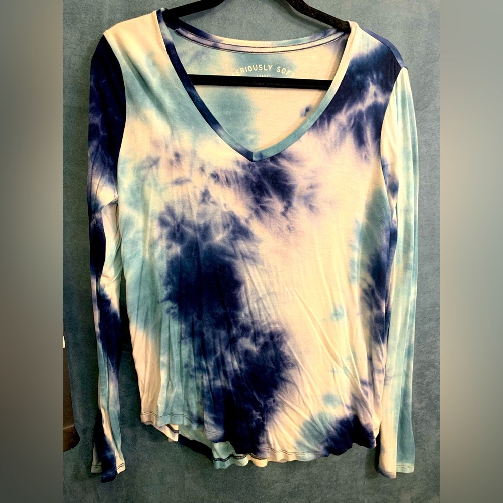 Lightly used cotton tie dye long sleeve SOFT t-shirt